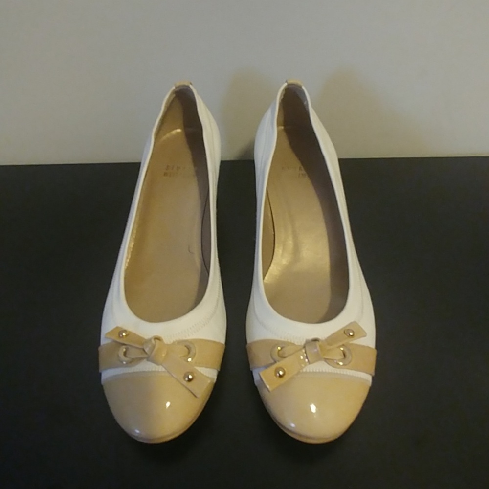Stuart Weitzman low heels